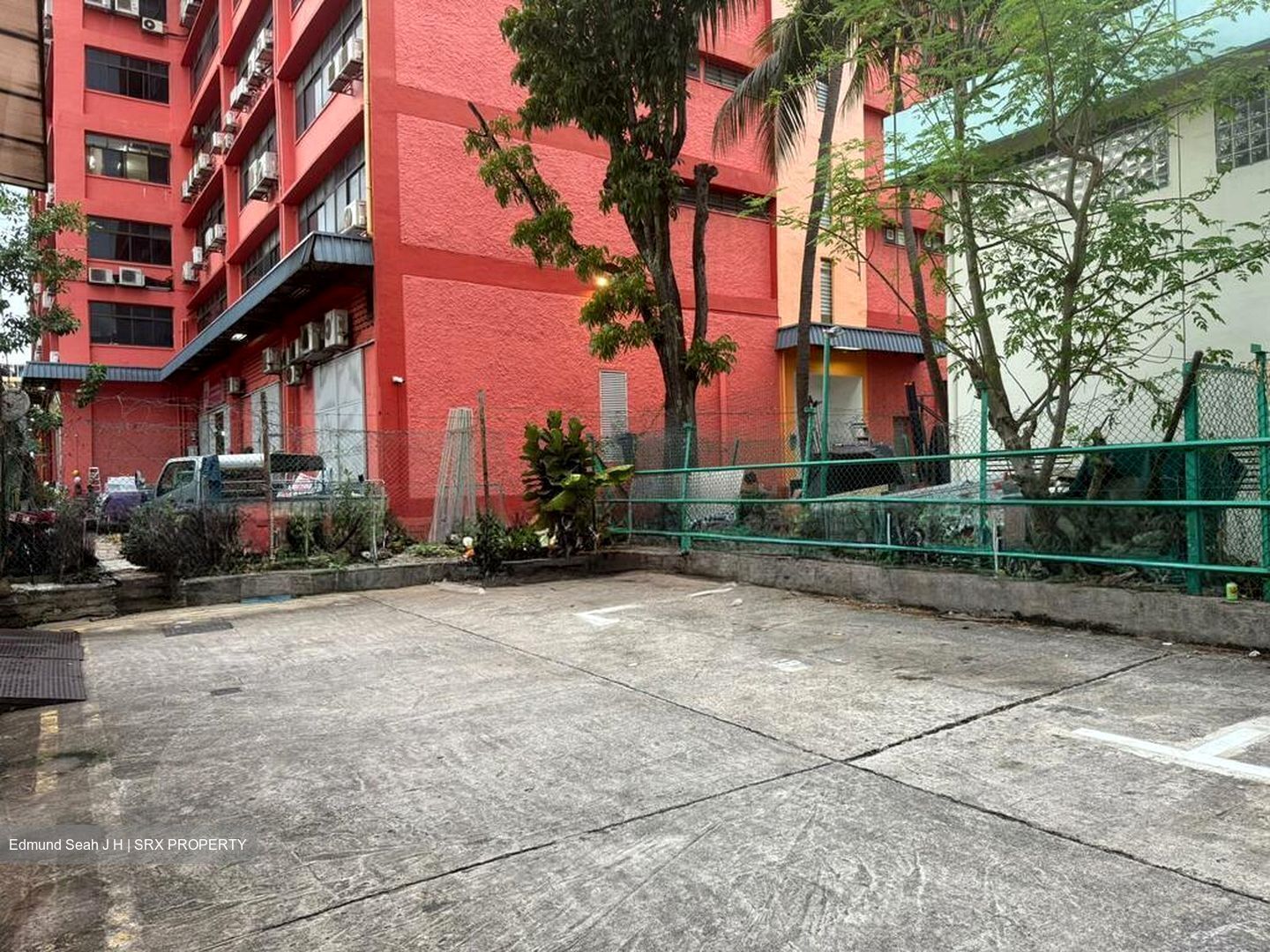 Sims Avenue (D14), Shop House #504170641